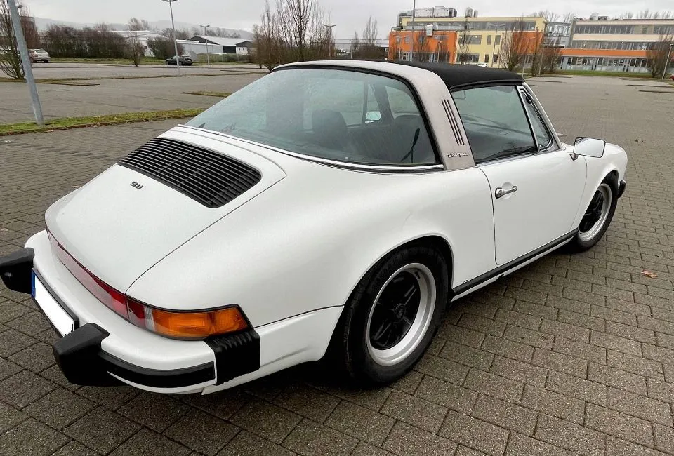 Porsche 911 Targa Image 2